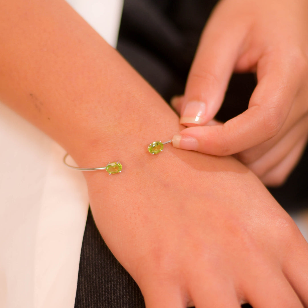 Graceful Women's Bangle with Oval Peridot Gemstones - Handcrafted Elegance from Pakistan
