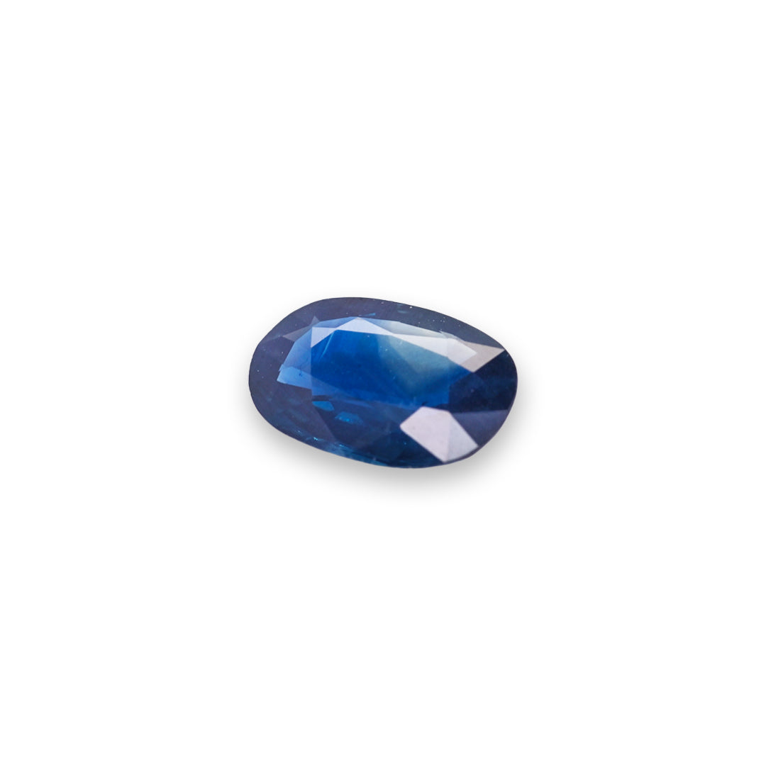 Royal Blue Sapphire - 1.07 ct, Oval Faceted Cut