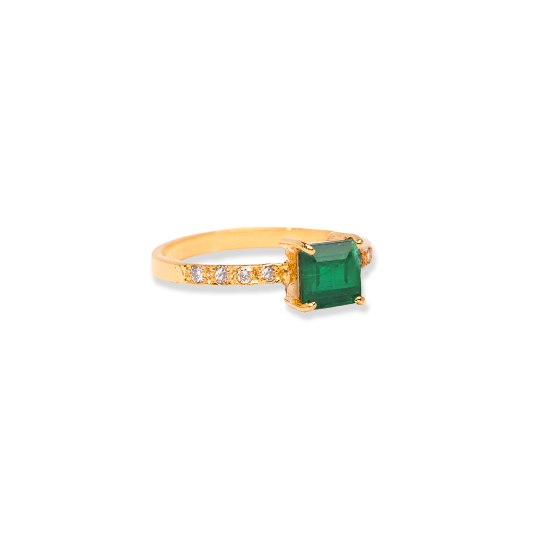 Elegant 18k Gold Emerald and Diamond Ring - Diamond 0.08 cents, Stone 0.35ct