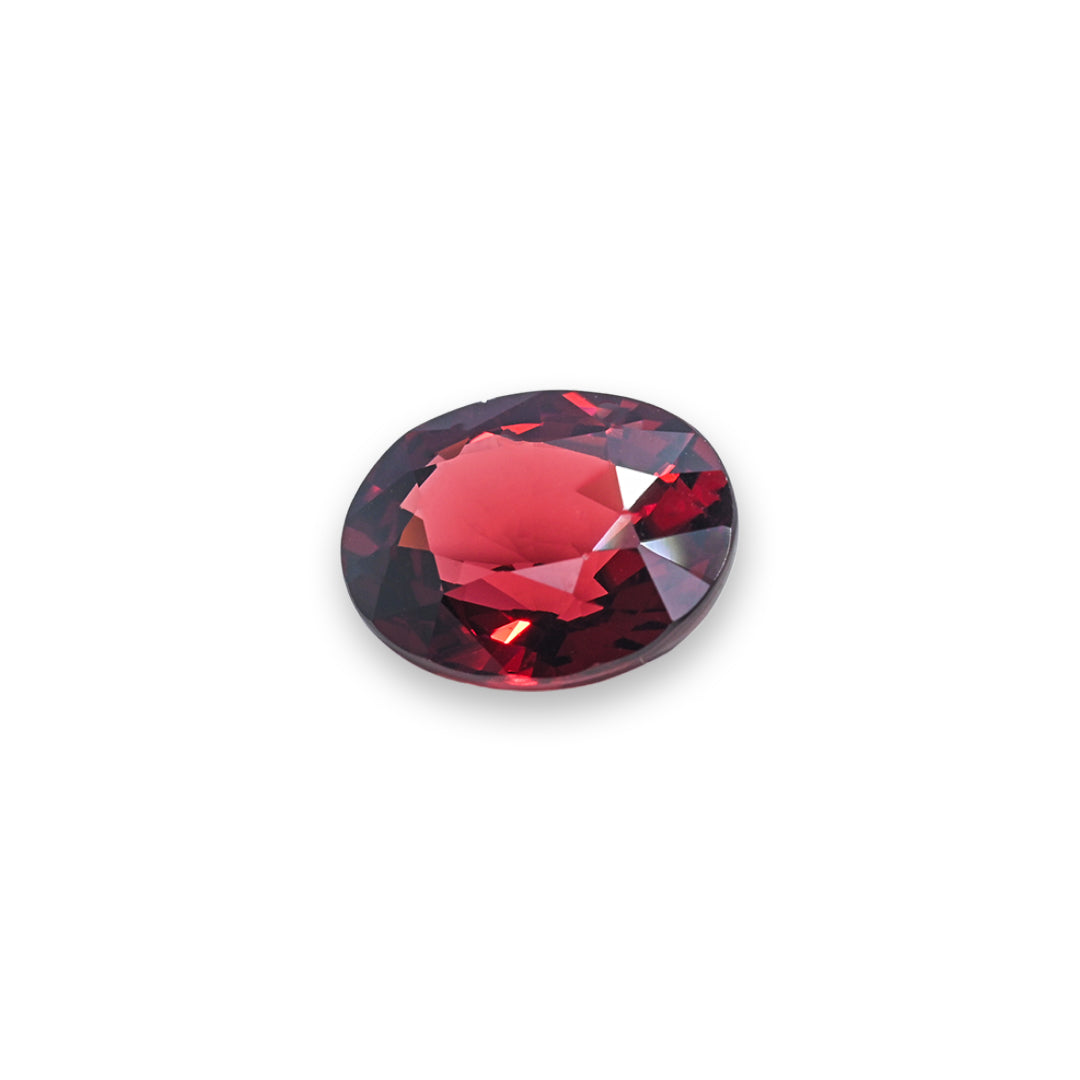 Red Almandine Oval Garnet - 5.15 ct